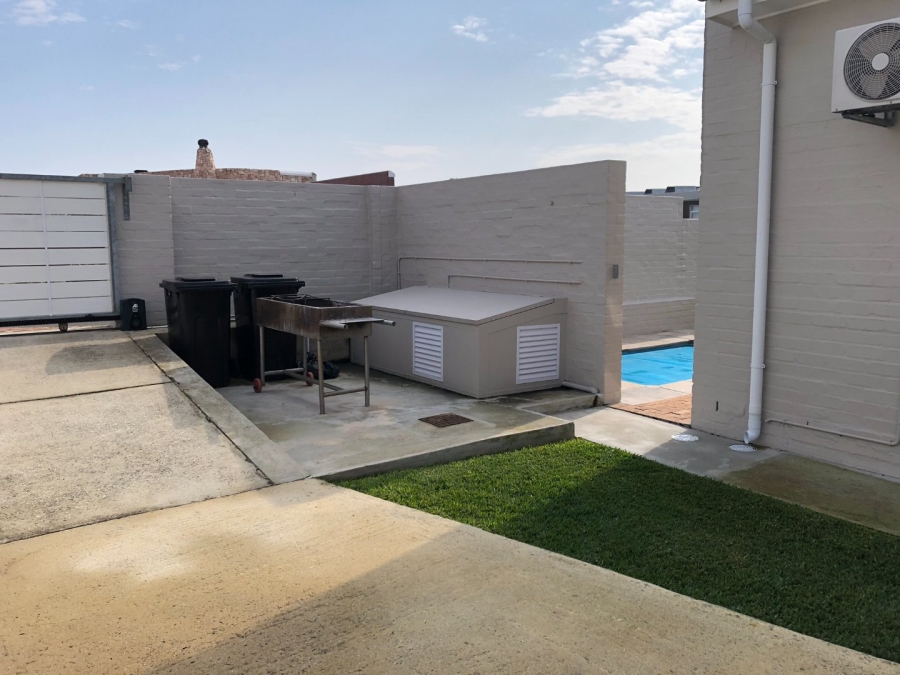 3 Bedroom Property for Sale in De Kelders Western Cape